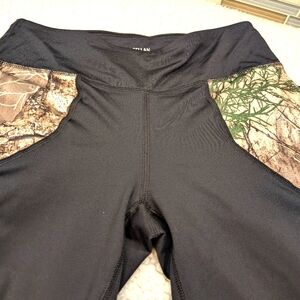 Magellan Hunt Gear Active Pants Mens S Black Camo Compression Base Layer-NWOT